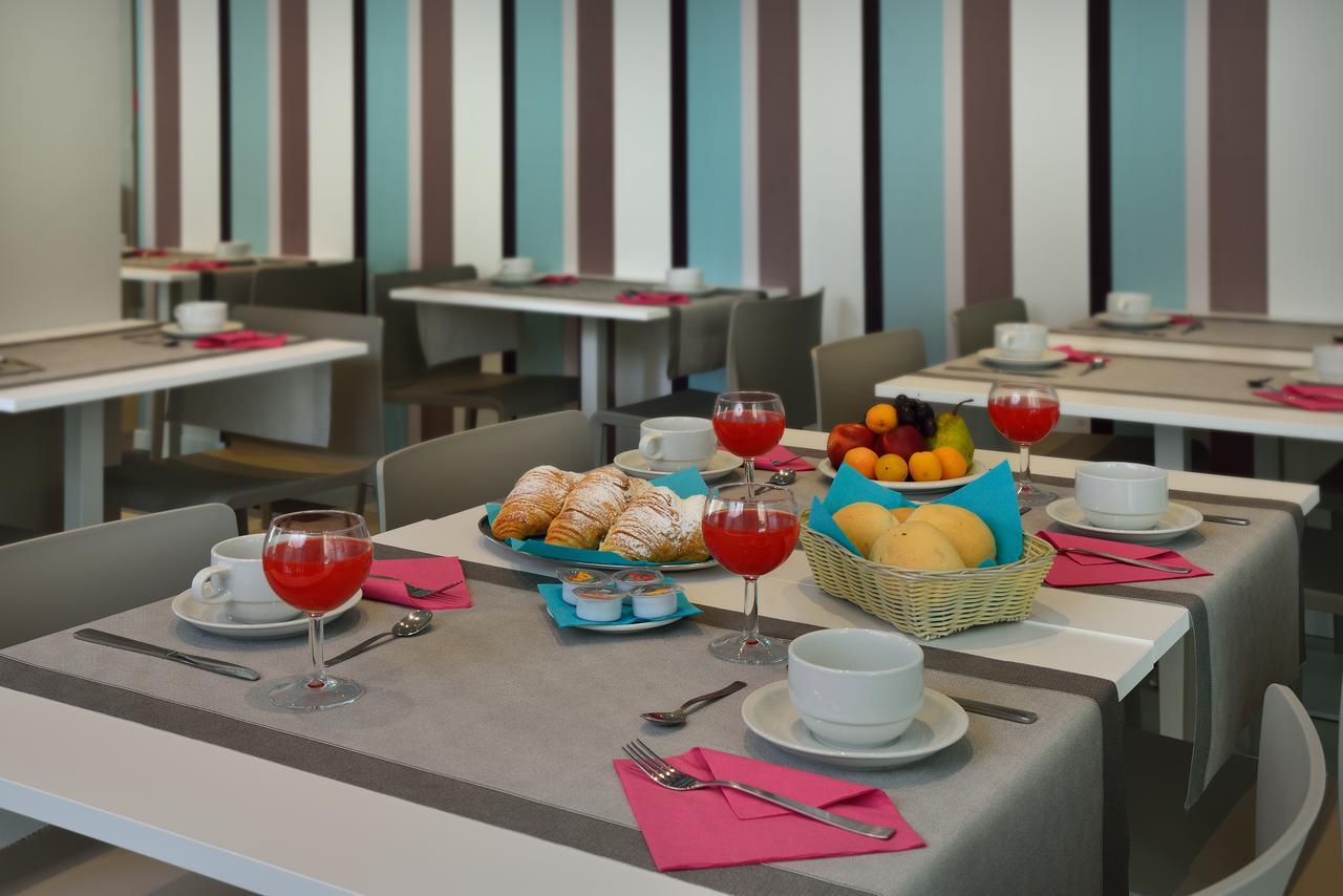 Embassy Hotel & Spa Cattolica Kültér fotó