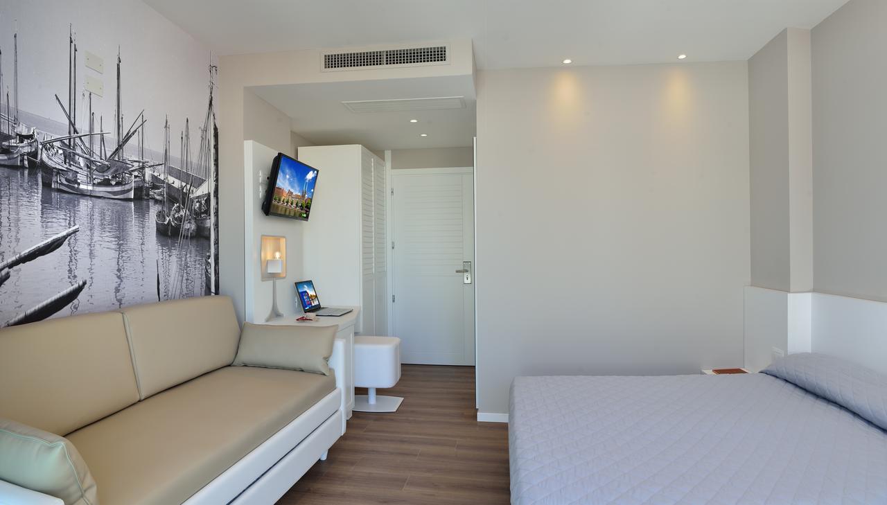 Embassy Hotel & Spa Cattolica Kültér fotó