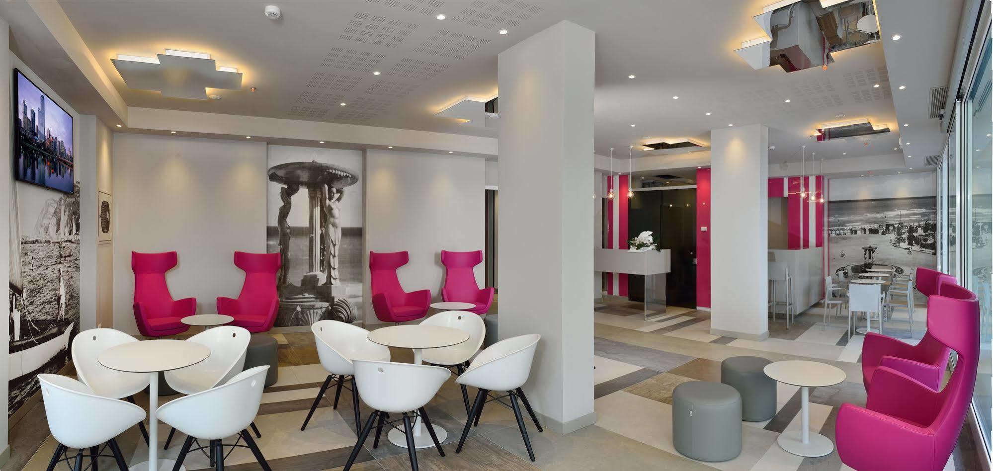 Embassy Hotel & Spa Cattolica Kültér fotó