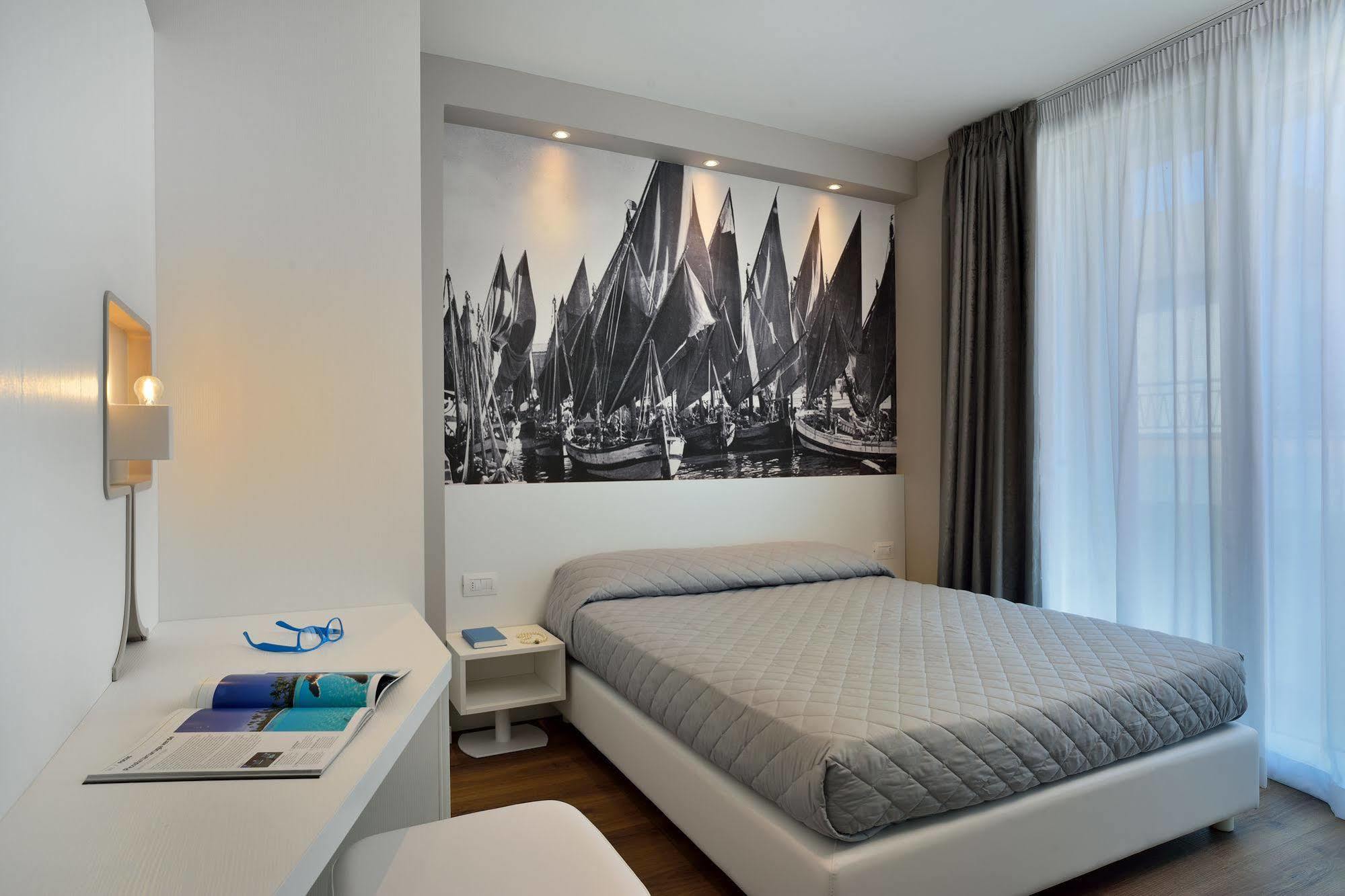Embassy Hotel & Spa Cattolica Kültér fotó