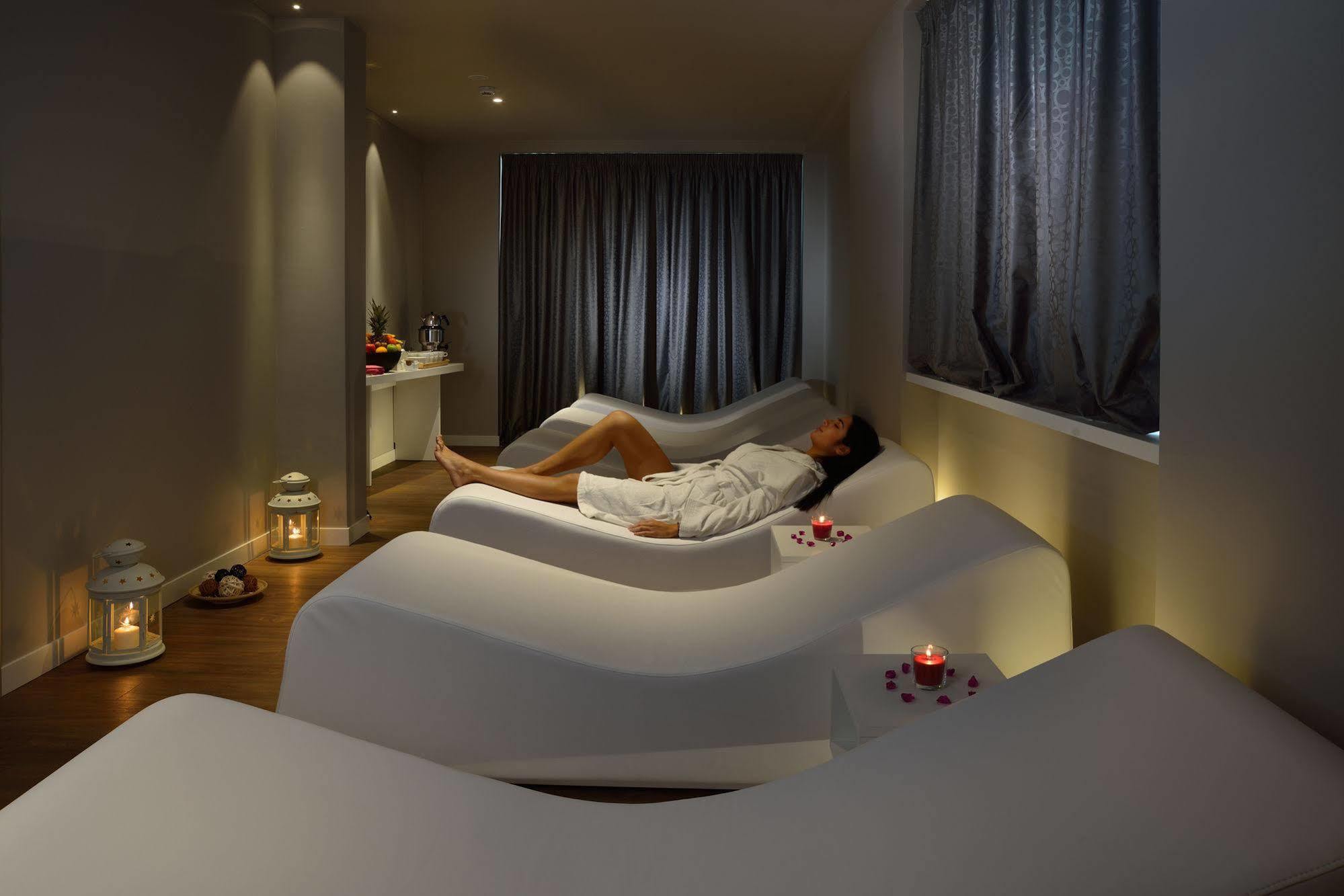 Embassy Hotel & Spa Cattolica Kültér fotó
